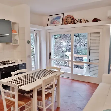 G1 Azzurra, Shared Swimming Pool Apartment